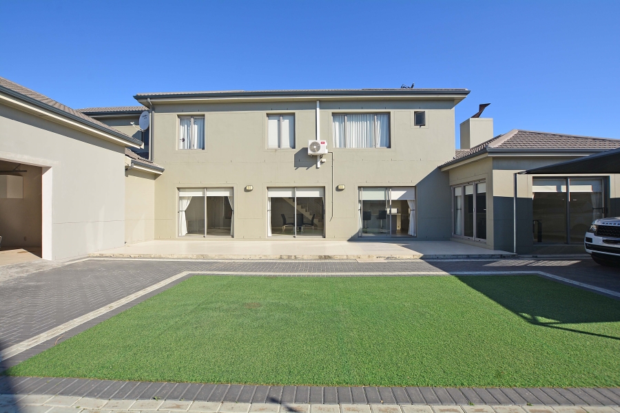 4 Bedroom Property for Sale in Parklands North Western Cape